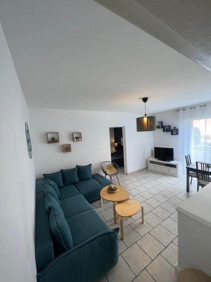 Joli T3 A 5 Mins A Pied Et Port Avec Parking Appartement *